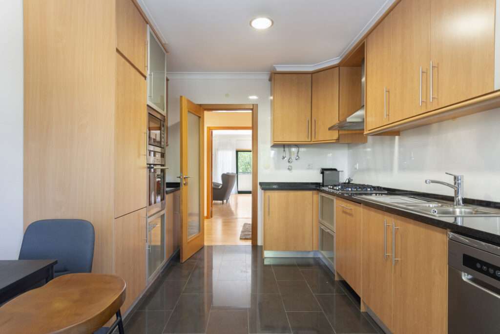 L Towers - Elegant Spacious Apartments in Paço de Arcos Oeiras Portugal (4)